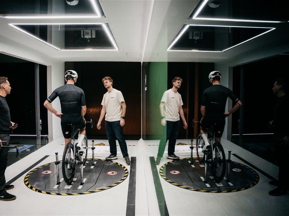 Rider on the balance in the Bike Valley wind tunnel